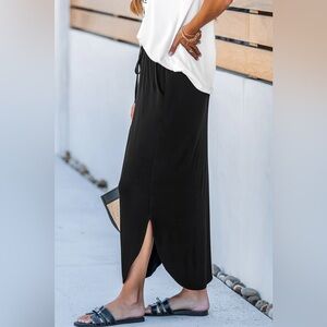 Cupshe Black Maxi Skirt with Side Slit